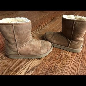 Girls UGG boots ( short )